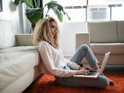 Mettre en Scène des Keynotes Impactantes :  Les Secrets du Spectacle au Service de la Communication
