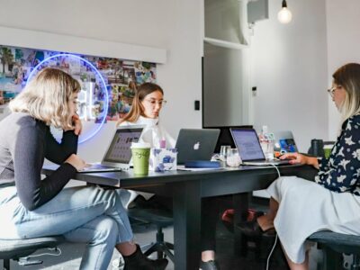 Captiver l’Auditoire : Les Techniques avancées du storytelling scénique et audiovisuel