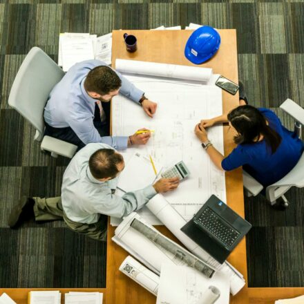 Ce que la scène artistique enseigne sur les réunions en entreprise